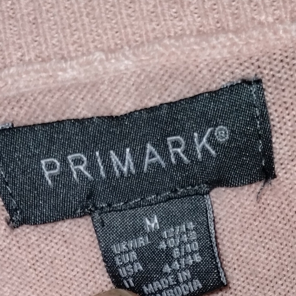 Pretty soft pink Primark sweater, faux buttons on cuff, size M, v neck - Picture 2 of 9